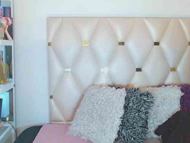 Sarahh-Sophia Live Webcam on BongaCams