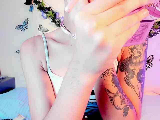 Sarahh-Sophia Live Webcam on BongaCams