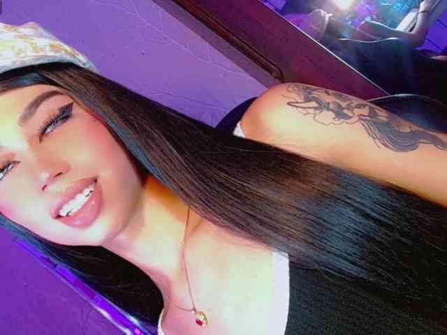 Sarahh-Sophia Sarahh-Sophia