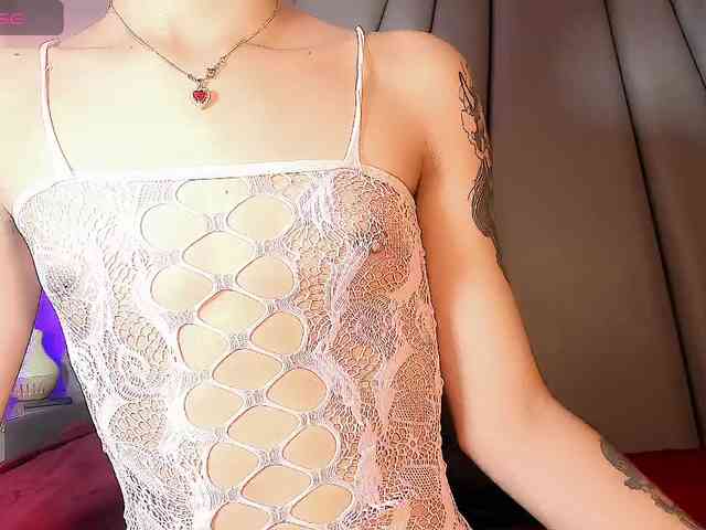 Sarahh-Sophia Sarahh-Sophia