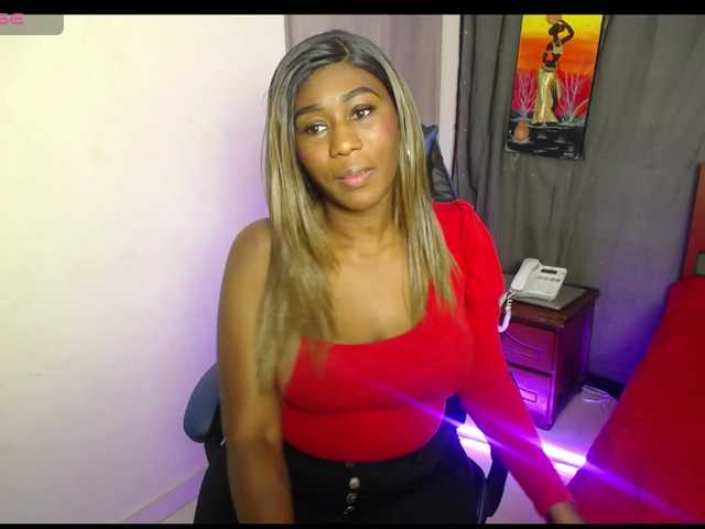 moniquelamor's BongaCams show and profile