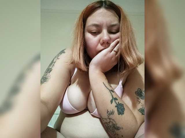 Carlottinahot's BongaCams show and profile