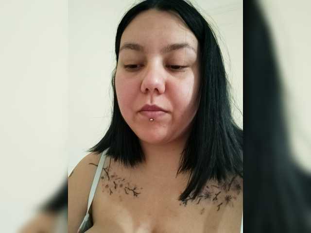 Carlottinahot's BongaCams show and profile