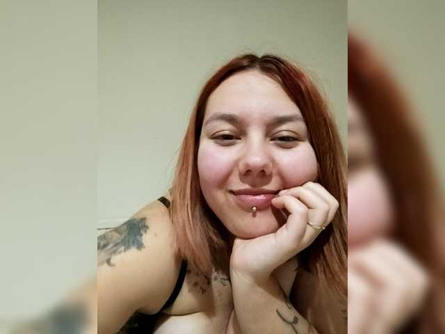 Carlottinahot's BongaCams show and profile