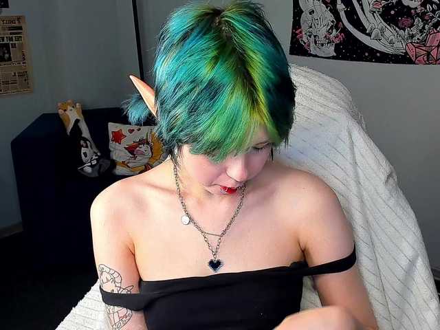 CarolineRichter's BongaCams show and profile