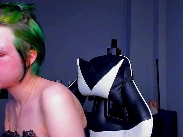 CarolineRichter's BongaCams show and profile