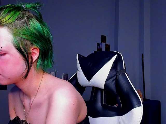 CarolineRichter's BongaCams show and profile