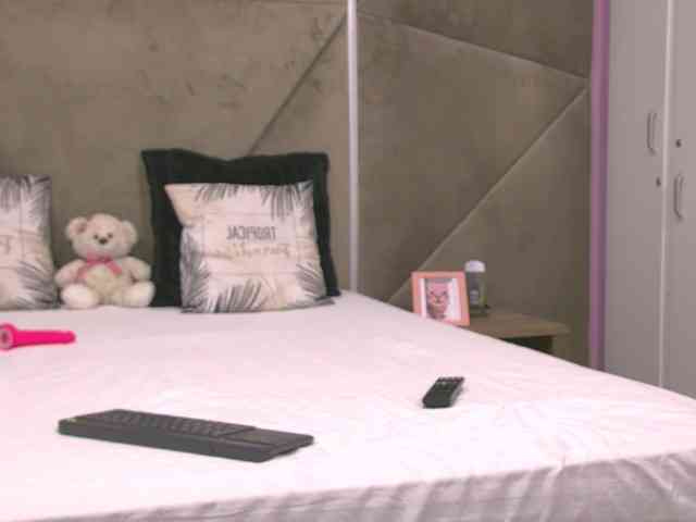 ElizaIbarra webcam