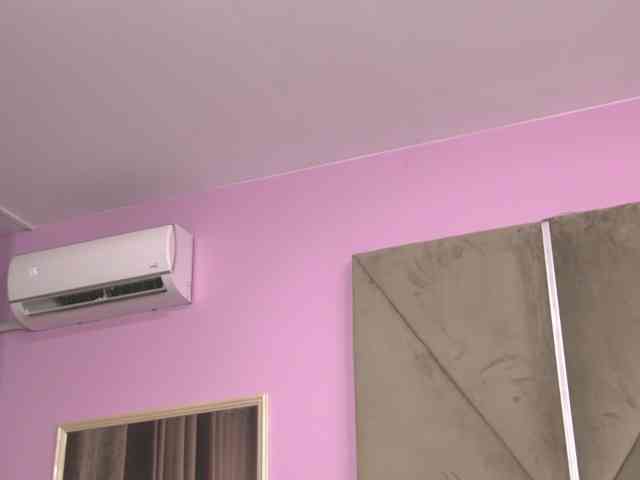 ElizaIbarra webcam