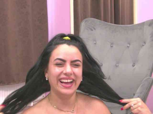 ElizaIbarra webcam