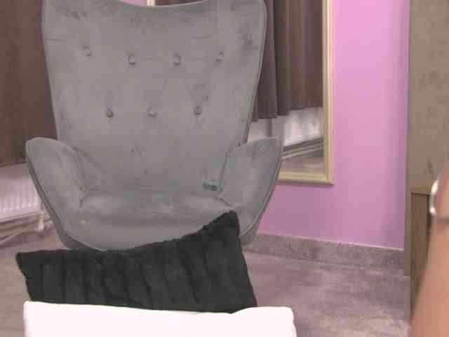 ElizaIbarra webcam