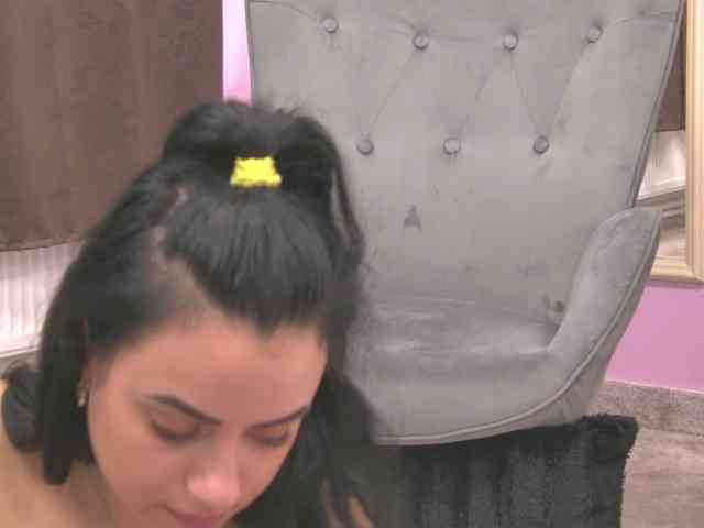 ElizaIbarra webcam