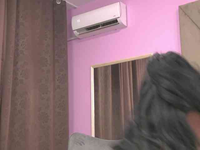 ElizaIbarra webcam