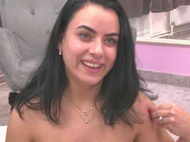 ElizaIbarra webcam