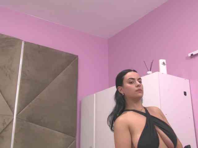 ElizaIbarra webcam