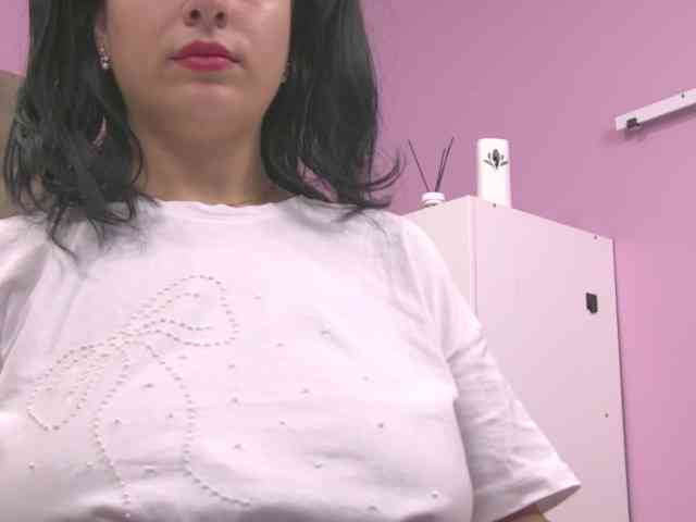 ElizaIbarra webcam