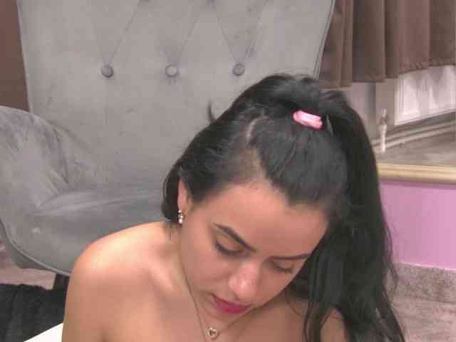 ElizaIbarra webcam