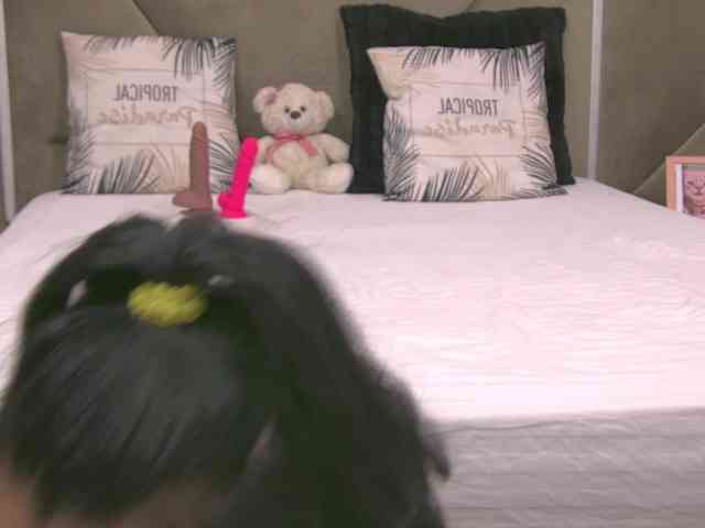 ElizaIbarra webcam