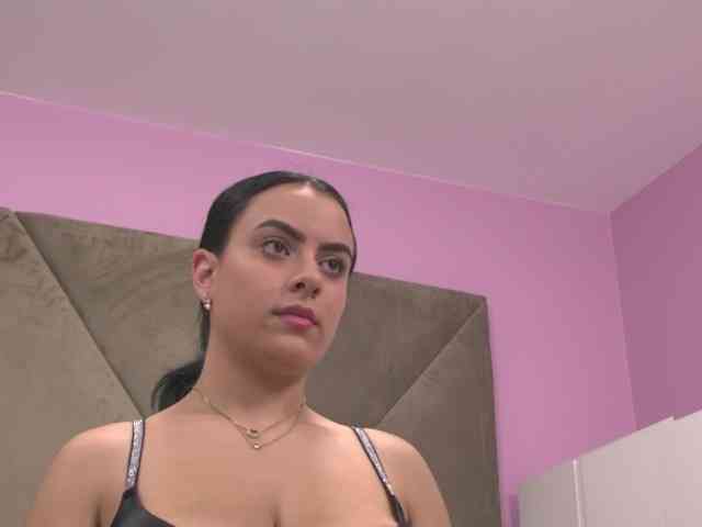 ElizaIbarra webcam