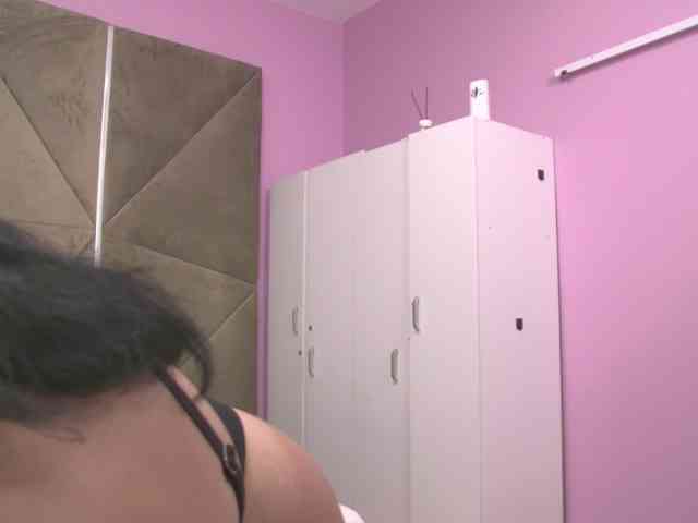 ElizaIbarra webcam
