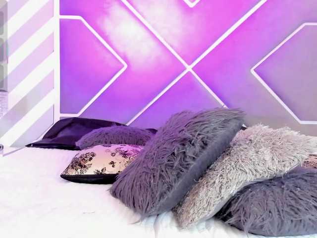 OrianaSimons's BongaCams show and profile