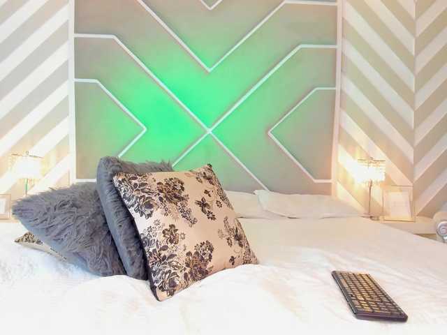 OrianaSimons's BongaCams show and profile