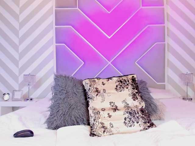 OrianaSimons's BongaCams show and profile