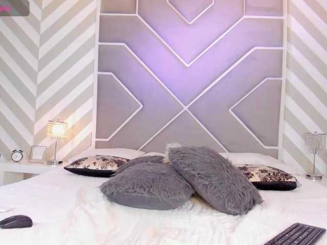 OrianaSimons's BongaCams show and profile