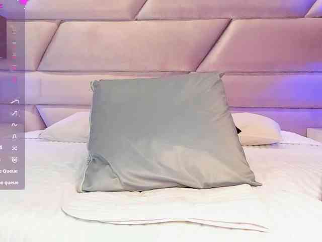 OrianaSimons webcam