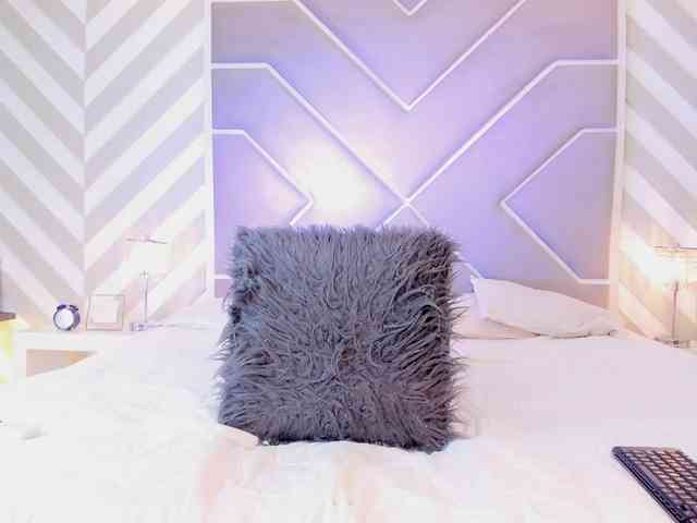 OrianaSimons OrianaSimons