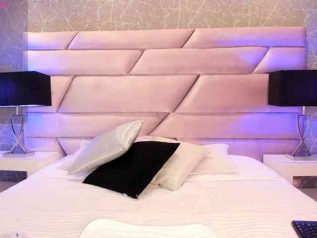 OrianaSimons OrianaSimons