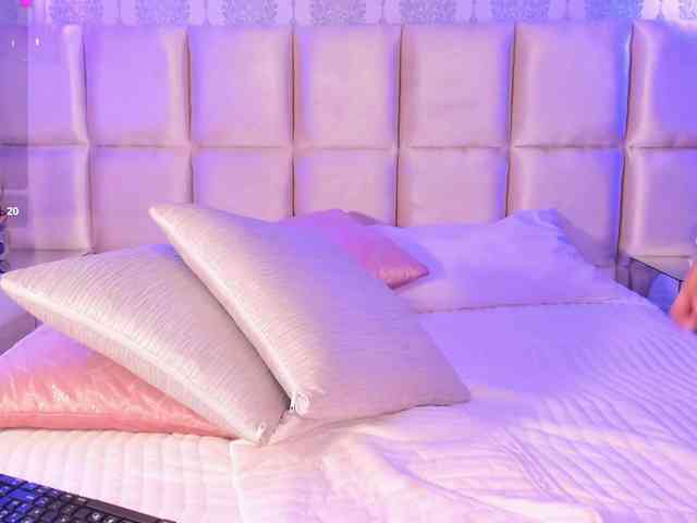 OrianaSimons webcam