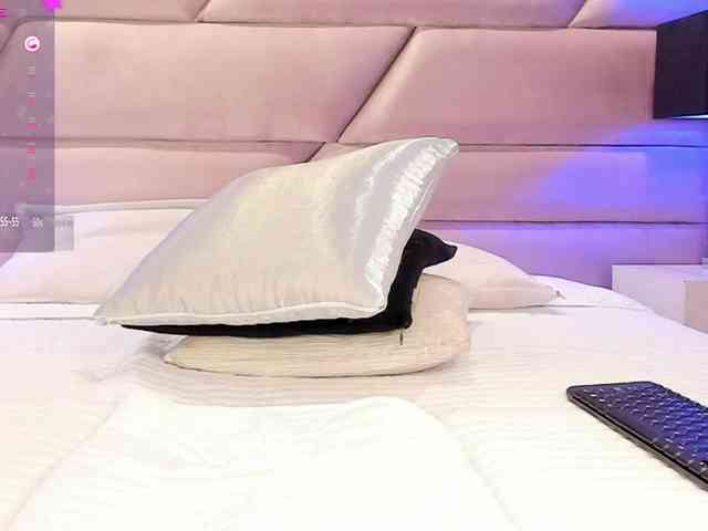 OrianaSimons webcam