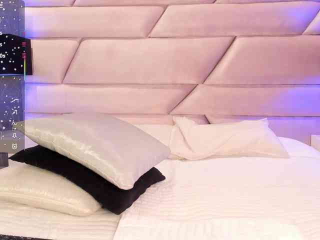 OrianaSimons webcam