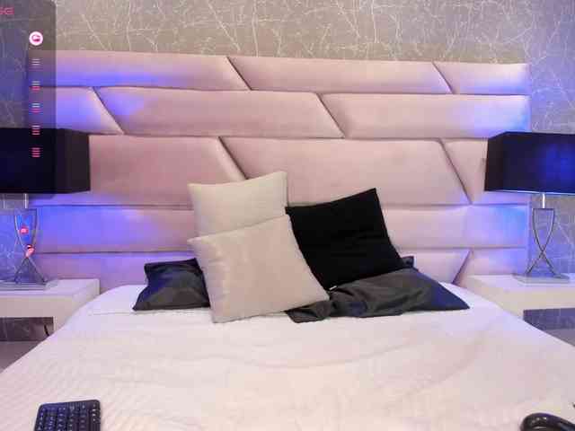 OrianaSimons OrianaSimons