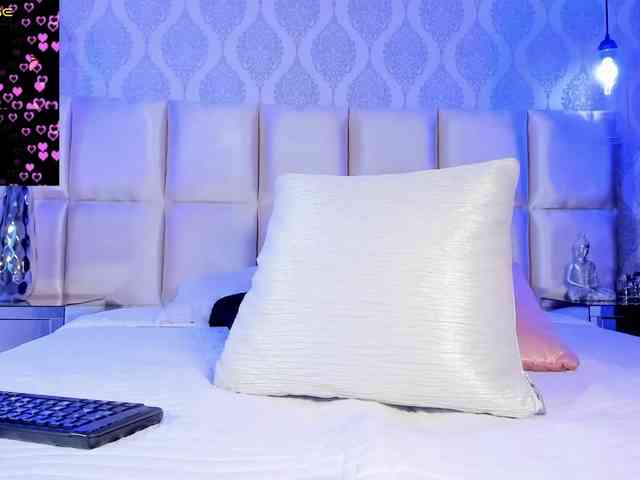 OrianaSimons OrianaSimons