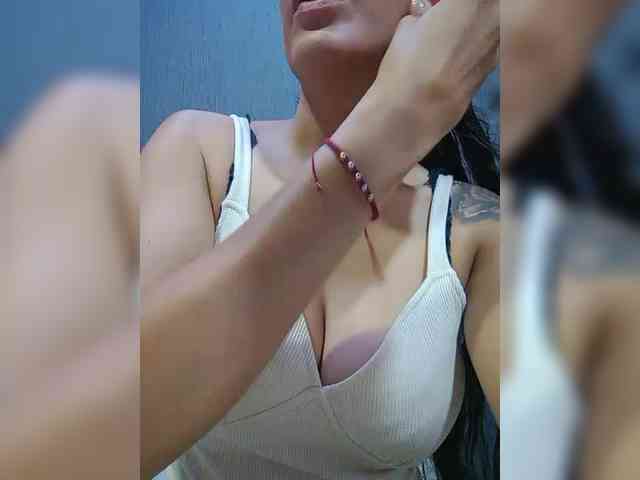 OrianaSimons OrianaSimons