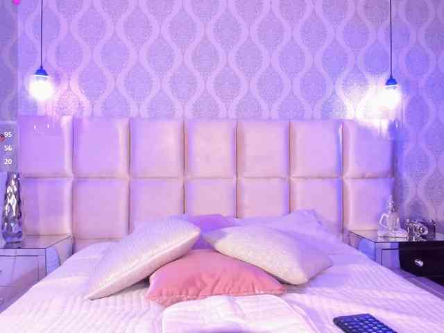 OrianaSimons webcam
