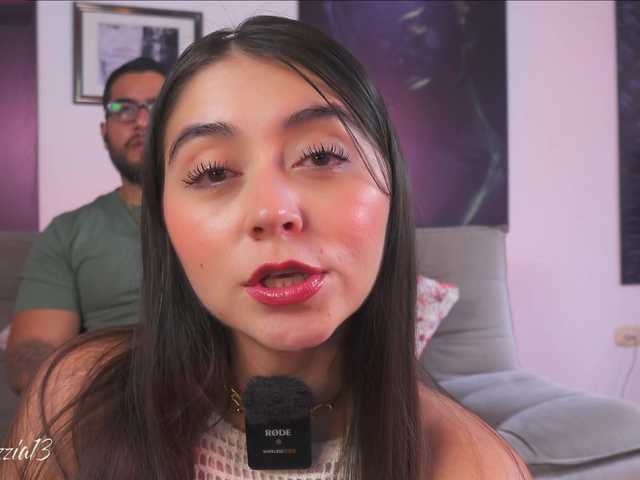 Bellapazzia's BongaCams show and profile