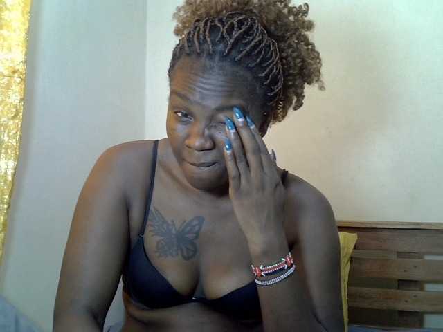 Prettyliz30's BongaCams show and profile