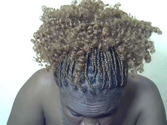 Prettyliz30's BongaCams show and profile