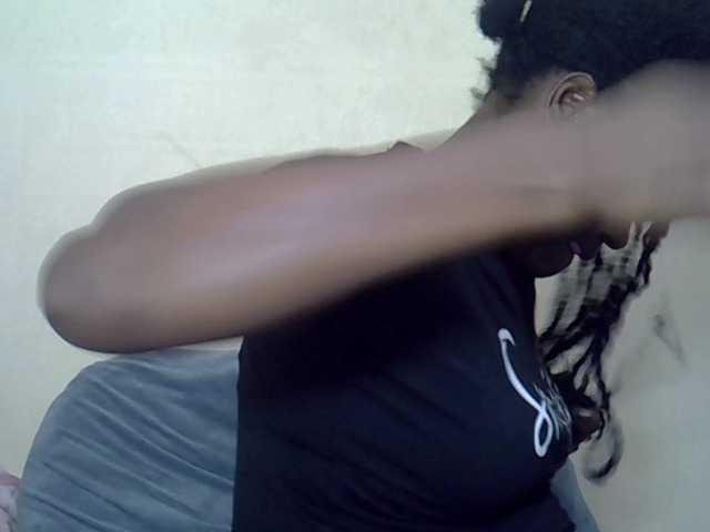 Prettyliz30's BongaCams show and profile