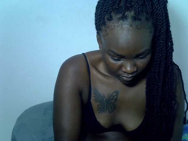 Prettyliz30's BongaCams show and profile