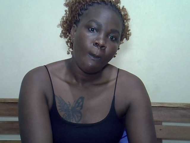 Prettyliz30's BongaCams show and profile