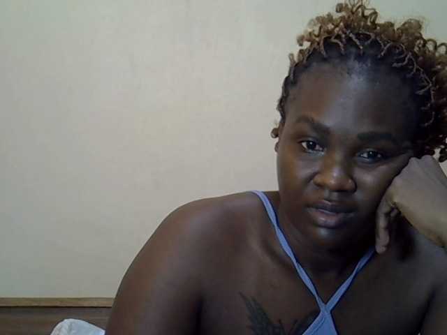 Prettyliz30's BongaCams show and profile