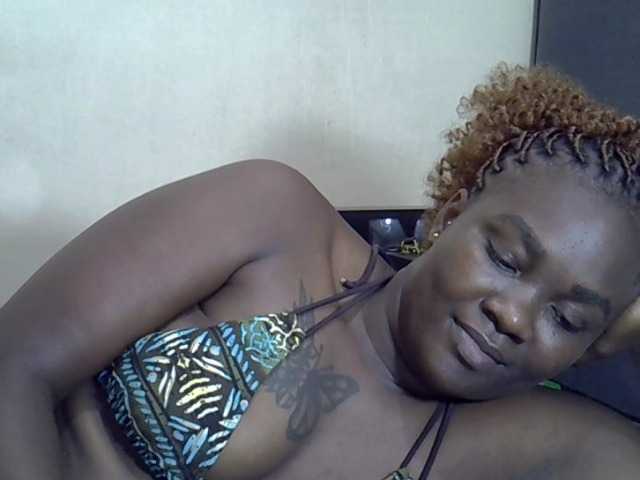 Prettyliz30's BongaCams show and profile