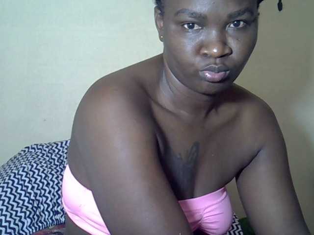 Prettyliz30's BongaCams show and profile