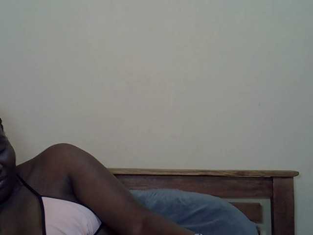 Prettyliz30's BongaCams show and profile