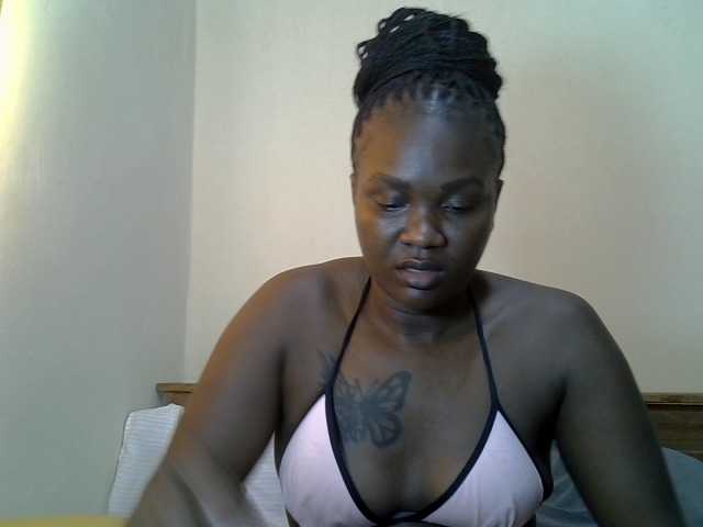 Prettyliz30's BongaCams show and profile