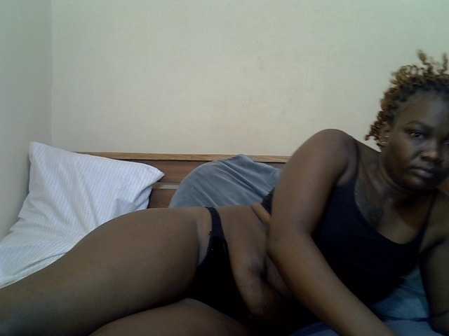 Prettyliz30's BongaCams show and profile